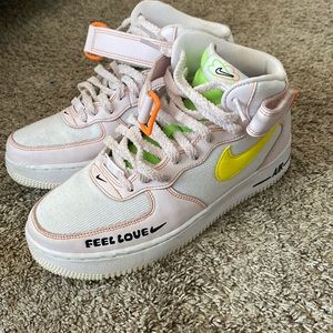 Nike air high tops feel love collection! Size 9! Nothing is damaged!